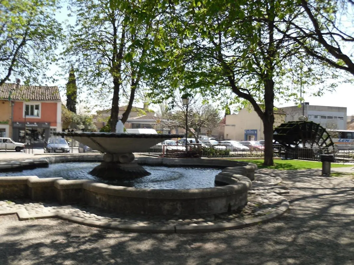 Maison Charmante A L'Isle-Sur-La-Sorgue Avec Jardin Cloture France